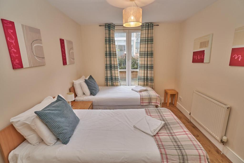 Castle Apartments room 4